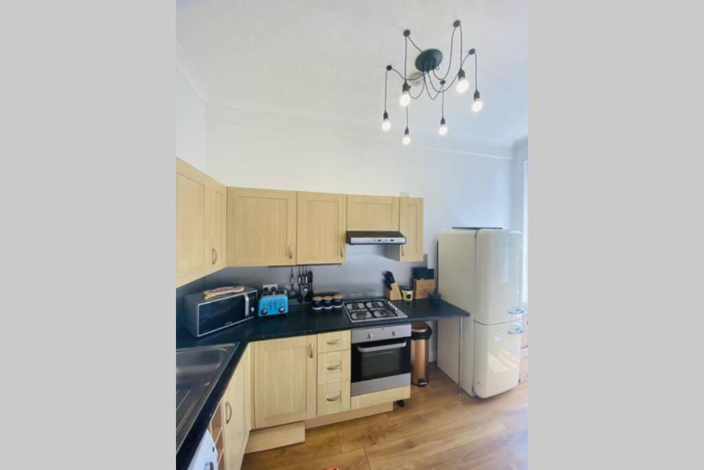 הייסטינגס Unique Sea View Apartment מראה חיצוני תמונה